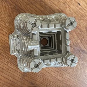 Nordic ware castle Bundt cake pan